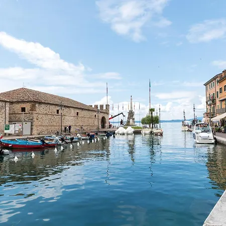 In Near Garda Nyaraló