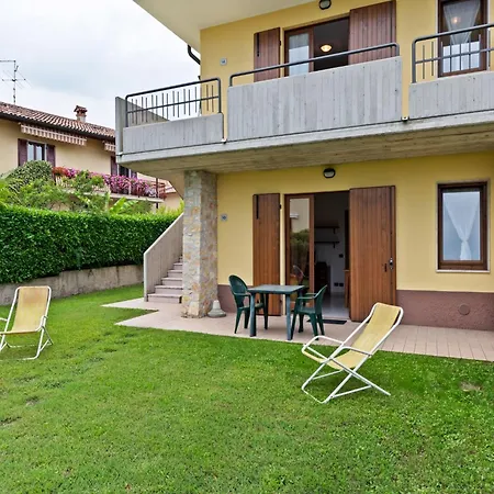 In Near Garda Nyaraló Lazise