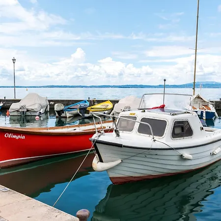 In Near Garda Nyaraló Lazise
